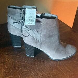 a new day Women's Suede Gray Ankle Booties